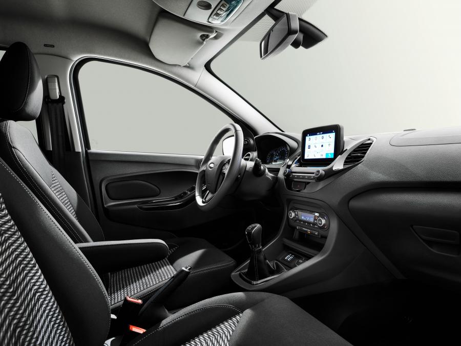 Интерьер Ford Ka+ Ultimate 2018 года  (WW) (фото 7 из 14)
